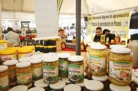 Feira Regional da Agroindústria reúne 45 produtores rurais no centro de Maringá